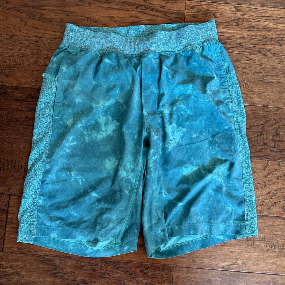 MENS LULULEMON T.H.E SHORTS H2O AQUA BLUE TIE-DYE LINED PULLON DRAWSTRING